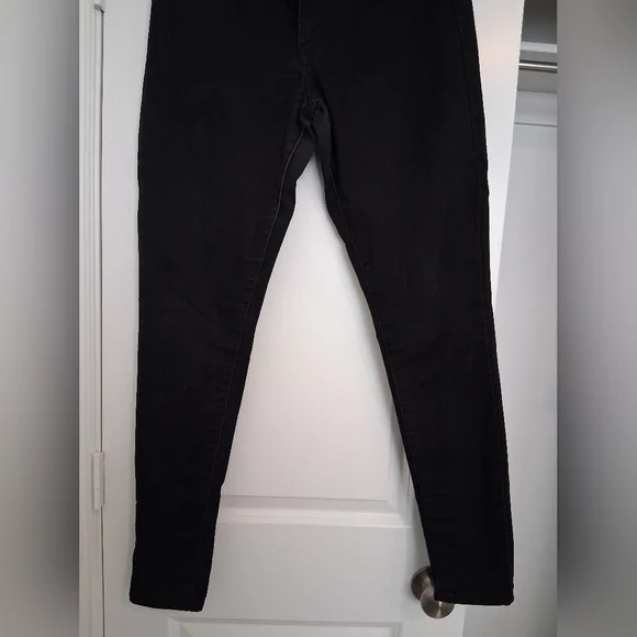 Levi's Women's Black Skinny Jeans - Picture 4 of 5